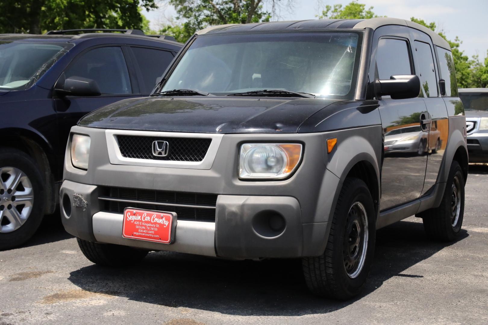 2003 BLACK HONDA ELEMENT DX 2WD (5J6YH17203L) with an 2.4L L4 DOHC 16V engine, 5-SPEED MANUAL transmission, located at 420 E. Kingsbury St., Seguin, TX, 78155, (830) 401-0495, 29.581060, -97.961647 - Photo#2